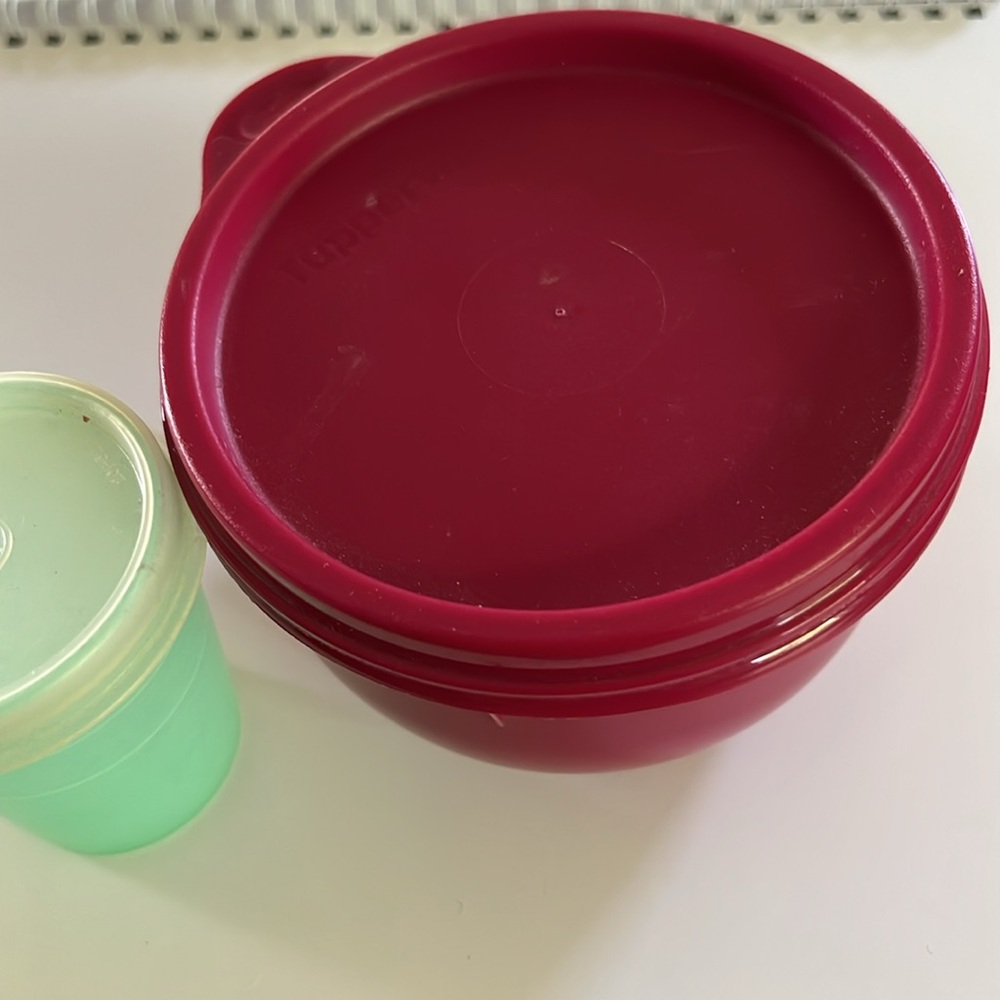 Tupperware 2 mini containers - Picture 6 of 7